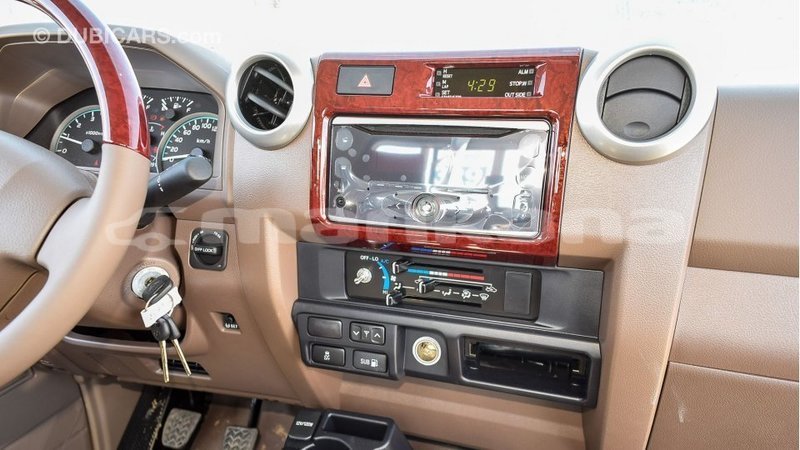 Big with watermark toyota land cruiser abhasia import dubai 3286