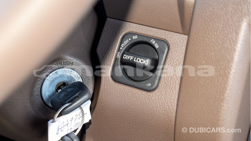 Big with watermark toyota land cruiser abhasia import dubai 3286