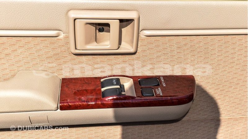 Big with watermark toyota land cruiser abhasia import dubai 3286