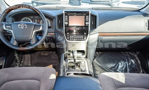 Buy Import Toyota Land Cruiser White Car in Import - Dubai in Abhasia Buy Import Toyota Land Cruiser White Car in Import - Dubai in Abhasia