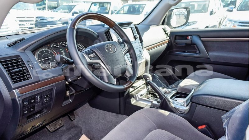 Big with watermark toyota land cruiser abhasia import dubai 3287