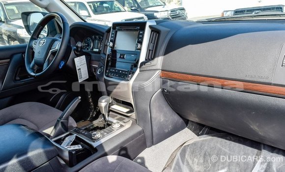 Buy Import Toyota Land Cruiser White Car in Import - Dubai in Abhasia Buy Import Toyota Land Cruiser White Car in Import - Dubai in Abhasia