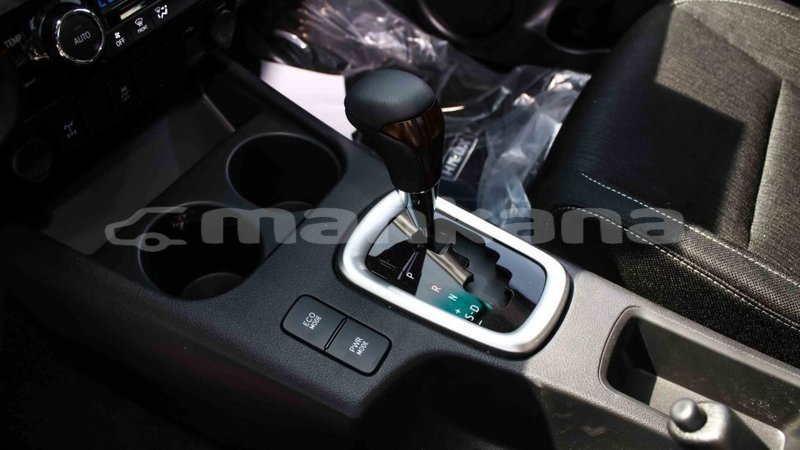 Big with watermark toyota hilux abhasia import dubai 3288