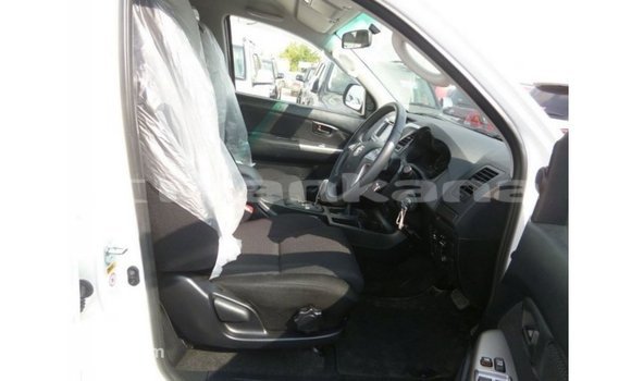 Buy Import Toyota Hilux White Car in Import - Dubai in Abhasia Buy Import Toyota Hilux White Car in Import - Dubai in Abhasia