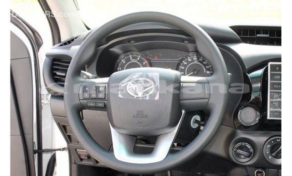 Buy Import Toyota Hilux White Car in Import - Dubai in Abhasia Buy Import Toyota Hilux White Car in Import - Dubai in Abhasia