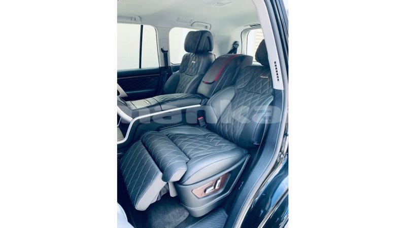 Big with watermark toyota land cruiser abhasia import dubai 3311