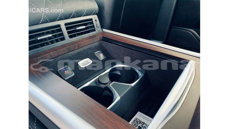 Big with watermark toyota land cruiser abhasia import dubai 3311