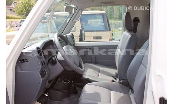 Buy Import Toyota Land Cruiser White Car in Import - Dubai in Abhasia Buy Import Toyota Land Cruiser White Car in Import - Dubai in Abhasia