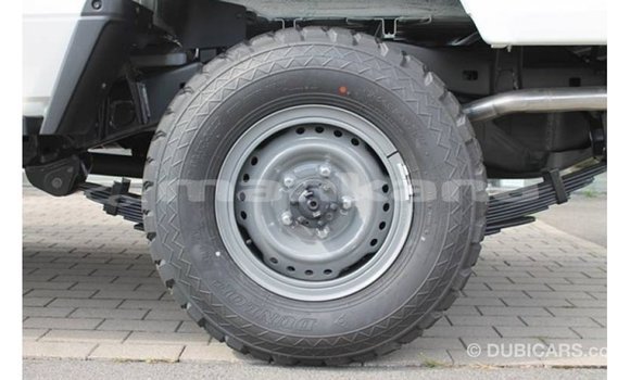 Buy Import Toyota Land Cruiser White Car in Import - Dubai in Abhasia Buy Import Toyota Land Cruiser White Car in Import - Dubai in Abhasia
