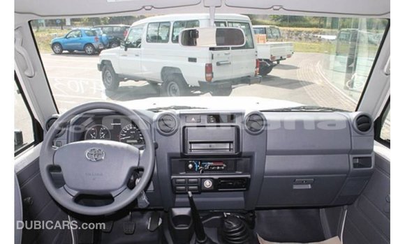 Buy Import Toyota Land Cruiser White Car in Import - Dubai in Abhasia Buy Import Toyota Land Cruiser White Car in Import - Dubai in Abhasia