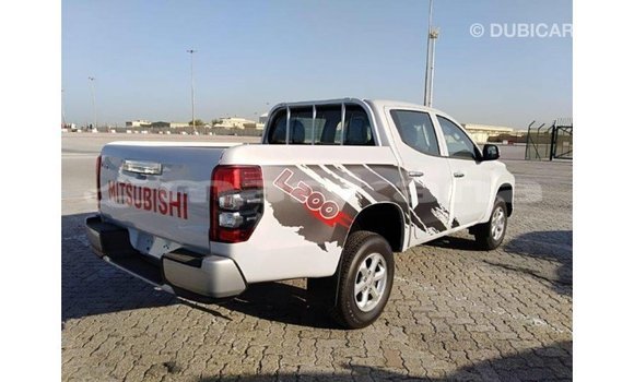 Buy Import Mitsubishi L200 White Car in Import - Dubai in Abhasia Buy Import Mitsubishi L200 White Car in Import - Dubai in Abhasia