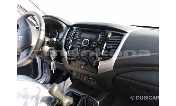 Buy Import Mitsubishi L200 White Car in Import - Dubai in Abhasia Buy Import Mitsubishi L200 White Car in Import - Dubai in Abhasia
