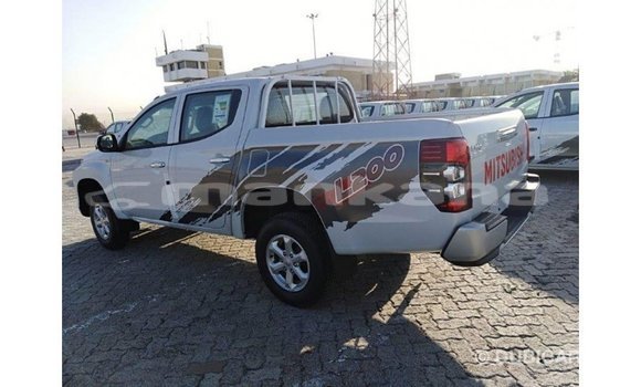 Buy Import Mitsubishi L200 White Car in Import - Dubai in Abhasia Buy Import Mitsubishi L200 White Car in Import - Dubai in Abhasia