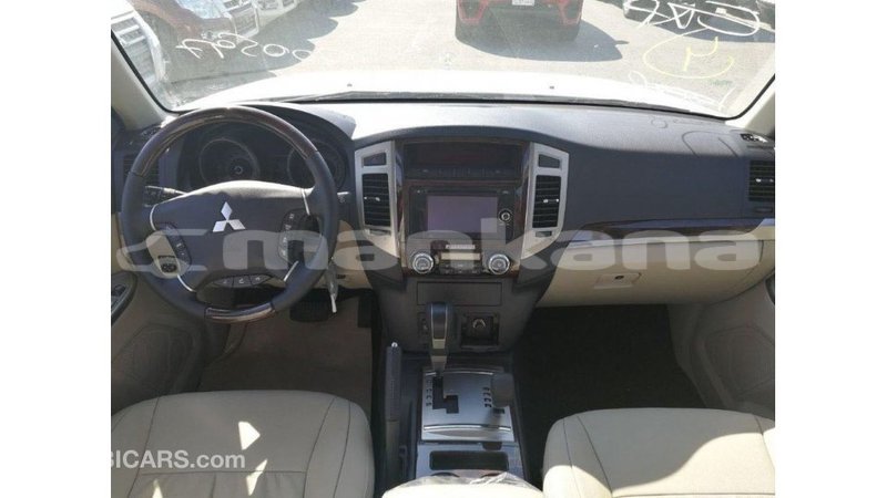 Big with watermark mitsubishi pajero abhasia import dubai 3349