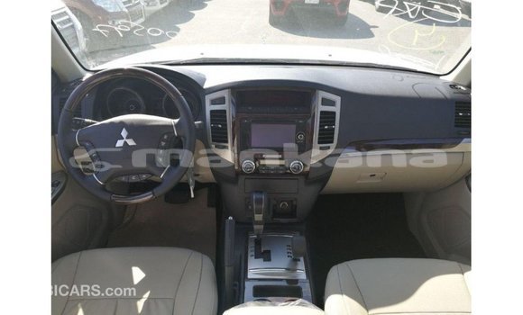 Buy Import Mitsubishi Pajero White Car in Import - Dubai in Abhasia Buy Import Mitsubishi Pajero White Car in Import - Dubai in Abhasia
