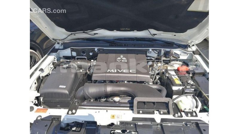 Big with watermark mitsubishi pajero abhasia import dubai 3349