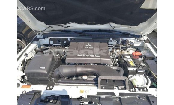 Buy Import Mitsubishi Pajero White Car in Import - Dubai in Abhasia Buy Import Mitsubishi Pajero White Car in Import - Dubai in Abhasia