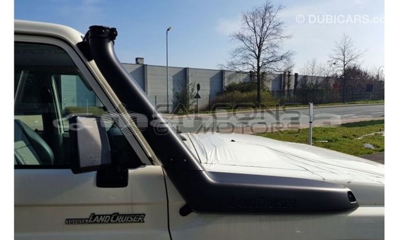 Buy Import Toyota Land Cruiser White Car in Import - Dubai in Abhasia Buy Import Toyota Land Cruiser White Car in Import - Dubai in Abhasia