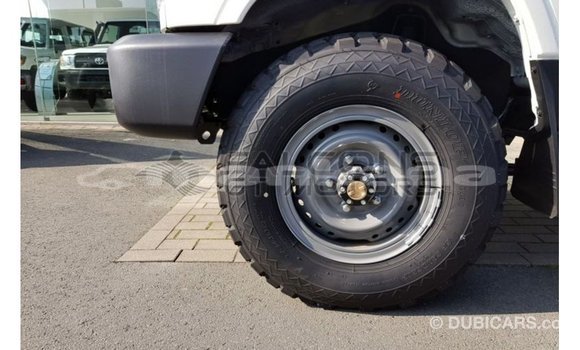 Buy Import Toyota Land Cruiser White Car in Import - Dubai in Abhasia Buy Import Toyota Land Cruiser White Car in Import - Dubai in Abhasia