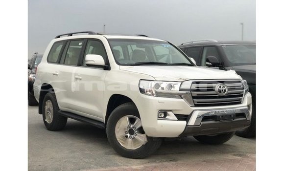 Buy Import Toyota Land Cruiser White Car in Import - Dubai in Abhasia Buy Import Toyota Land Cruiser White Car in Import - Dubai in Abhasia