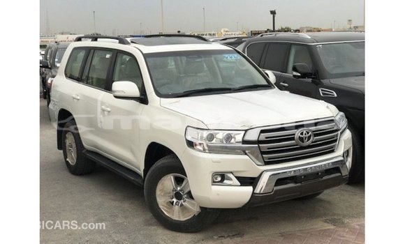 Buy Import Toyota Land Cruiser White Car in Import - Dubai in Abhasia Buy Import Toyota Land Cruiser White Car in Import - Dubai in Abhasia