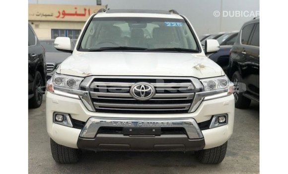Buy Import Toyota Land Cruiser White Car in Import - Dubai in Abhasia Buy Import Toyota Land Cruiser White Car in Import - Dubai in Abhasia
