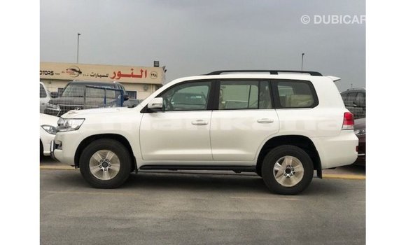 Buy Import Toyota Land Cruiser White Car in Import - Dubai in Abhasia Buy Import Toyota Land Cruiser White Car in Import - Dubai in Abhasia