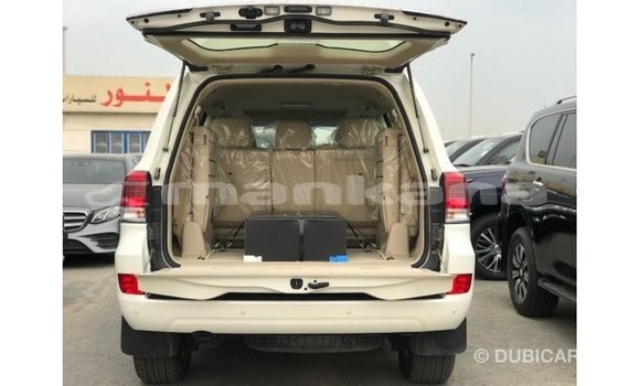 Buy Import Toyota Land Cruiser White Car in Import - Dubai in Abhasia Buy Import Toyota Land Cruiser White Car in Import - Dubai in Abhasia