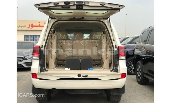 Buy Import Toyota Land Cruiser White Car in Import - Dubai in Abhasia Buy Import Toyota Land Cruiser White Car in Import - Dubai in Abhasia