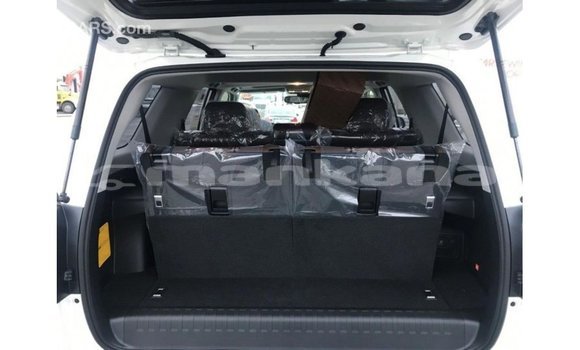 Buy Import Toyota HiAce White Truck in Import - Dubai in Abhasia Buy Import Toyota HiAce White Truck in Import - Dubai in Abhasia