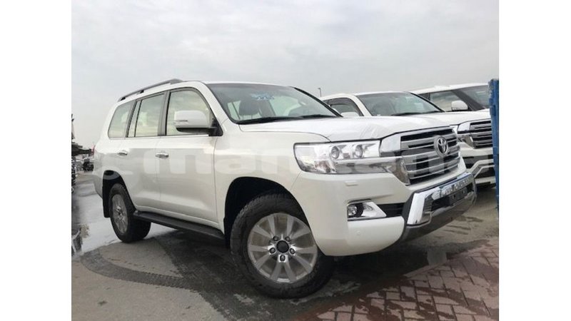 Big with watermark toyota land cruiser abhasia import dubai 3386