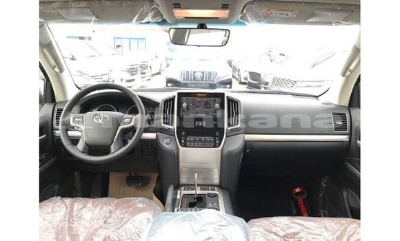 Buy Import Toyota Land Cruiser White Car in Import - Dubai in Abhasia Buy Import Toyota Land Cruiser White Car in Import - Dubai in Abhasia