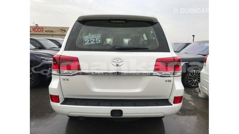 Big with watermark toyota land cruiser abhasia import dubai 3386