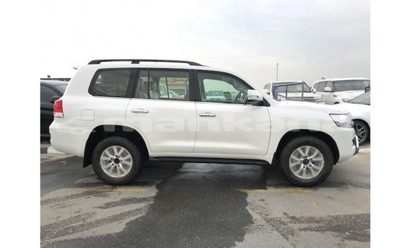 Buy Import Toyota Land Cruiser White Car in Import - Dubai in Abhasia Buy Import Toyota Land Cruiser White Car in Import - Dubai in Abhasia