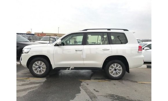 Buy Import Toyota Land Cruiser White Car in Import - Dubai in Abhasia Buy Import Toyota Land Cruiser White Car in Import - Dubai in Abhasia