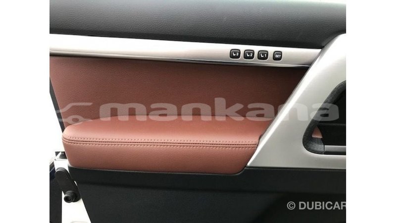 Big with watermark toyota land cruiser abhasia import dubai 3386