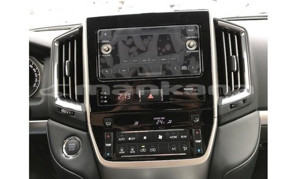 Buy Import Toyota Land Cruiser White Car in Import - Dubai in Abhasia Buy Import Toyota Land Cruiser White Car in Import - Dubai in Abhasia