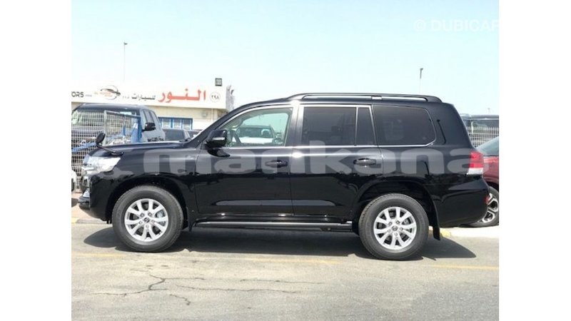 Big with watermark toyota land cruiser abhasia import dubai 3407