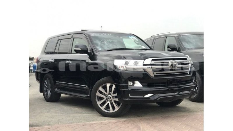 Big with watermark toyota land cruiser abhasia import dubai 3410