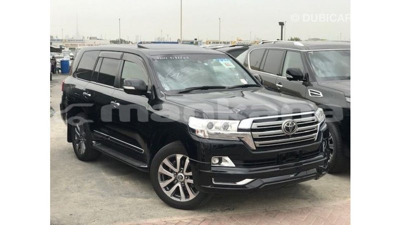 Big with watermark toyota land cruiser abhasia import dubai 3410