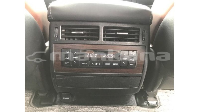 Big with watermark toyota land cruiser abhasia import dubai 3410