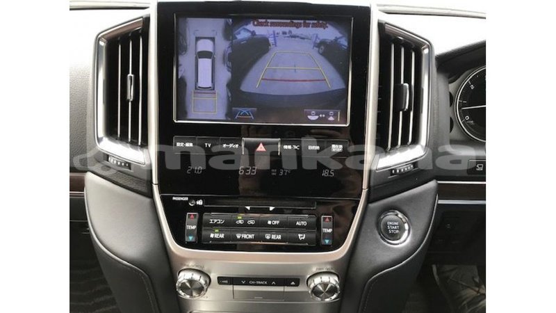 Big with watermark toyota land cruiser abhasia import dubai 3410