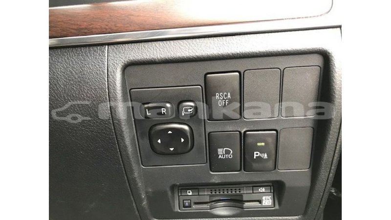 Big with watermark toyota land cruiser abhasia import dubai 3410