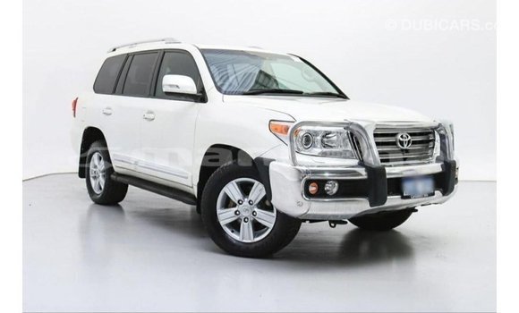 Buy Import Toyota Land Cruiser White Car in Import - Dubai in Abhasia Buy Import Toyota Land Cruiser White Car in Import - Dubai in Abhasia