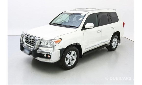Buy Import Toyota Land Cruiser White Car in Import - Dubai in Abhasia Buy Import Toyota Land Cruiser White Car in Import - Dubai in Abhasia