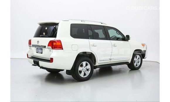 Buy Import Toyota Land Cruiser White Car in Import - Dubai in Abhasia Buy Import Toyota Land Cruiser White Car in Import - Dubai in Abhasia