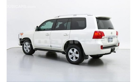 Buy Import Toyota Land Cruiser White Car in Import - Dubai in Abhasia Buy Import Toyota Land Cruiser White Car in Import - Dubai in Abhasia