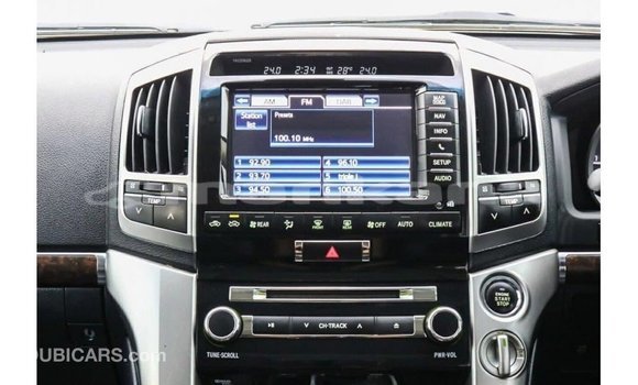 Buy Import Toyota Land Cruiser White Car in Import - Dubai in Abhasia Buy Import Toyota Land Cruiser White Car in Import - Dubai in Abhasia