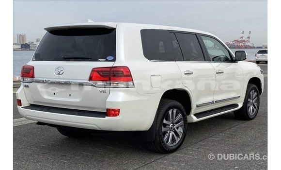 Buy Import Toyota Land Cruiser White Car in Import - Dubai in Abhasia Buy Import Toyota Land Cruiser White Car in Import - Dubai in Abhasia