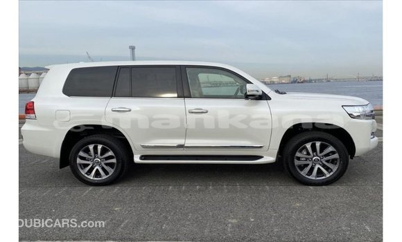Buy Import Toyota Land Cruiser White Car in Import - Dubai in Abhasia Buy Import Toyota Land Cruiser White Car in Import - Dubai in Abhasia